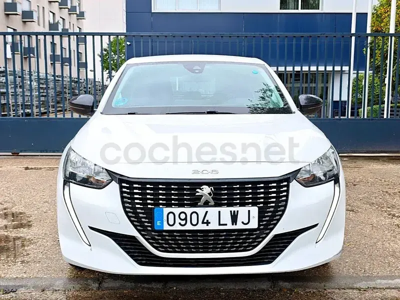 Usado Peugeot 208 Allure 100 CV (73 kW) 2022 Blanco Utilitario
