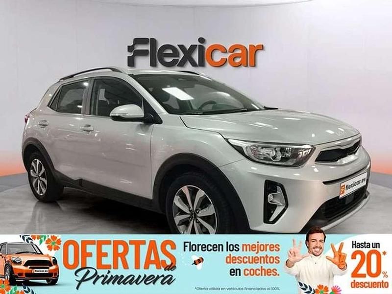 Usado Kia Stonic 101 CV (74 kW) 2022 Gris SUV