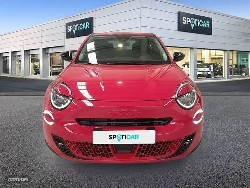 Usado Fiat 600E Red 114 kW (156 CV) 2024 Rojo SUV