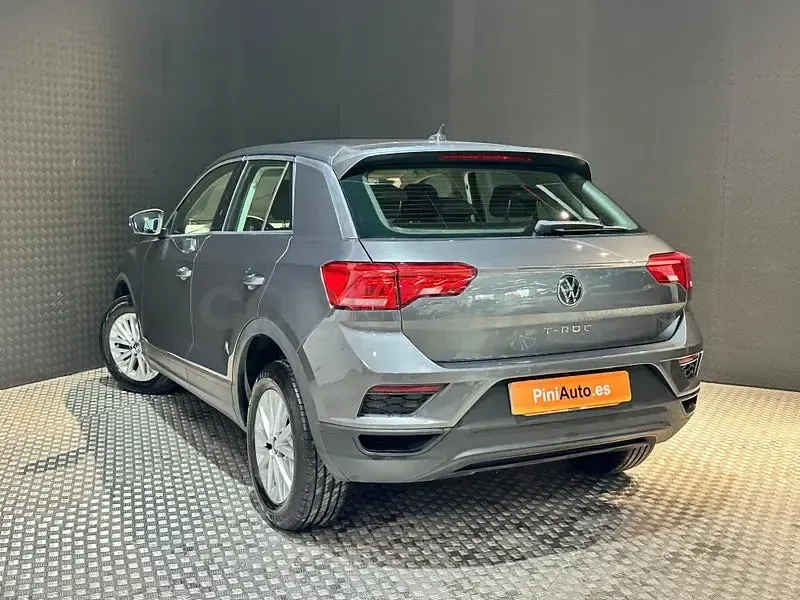 Usado VW T-Roc Edition 115 CV (84 kW) 2021 Gris / plata SUV
