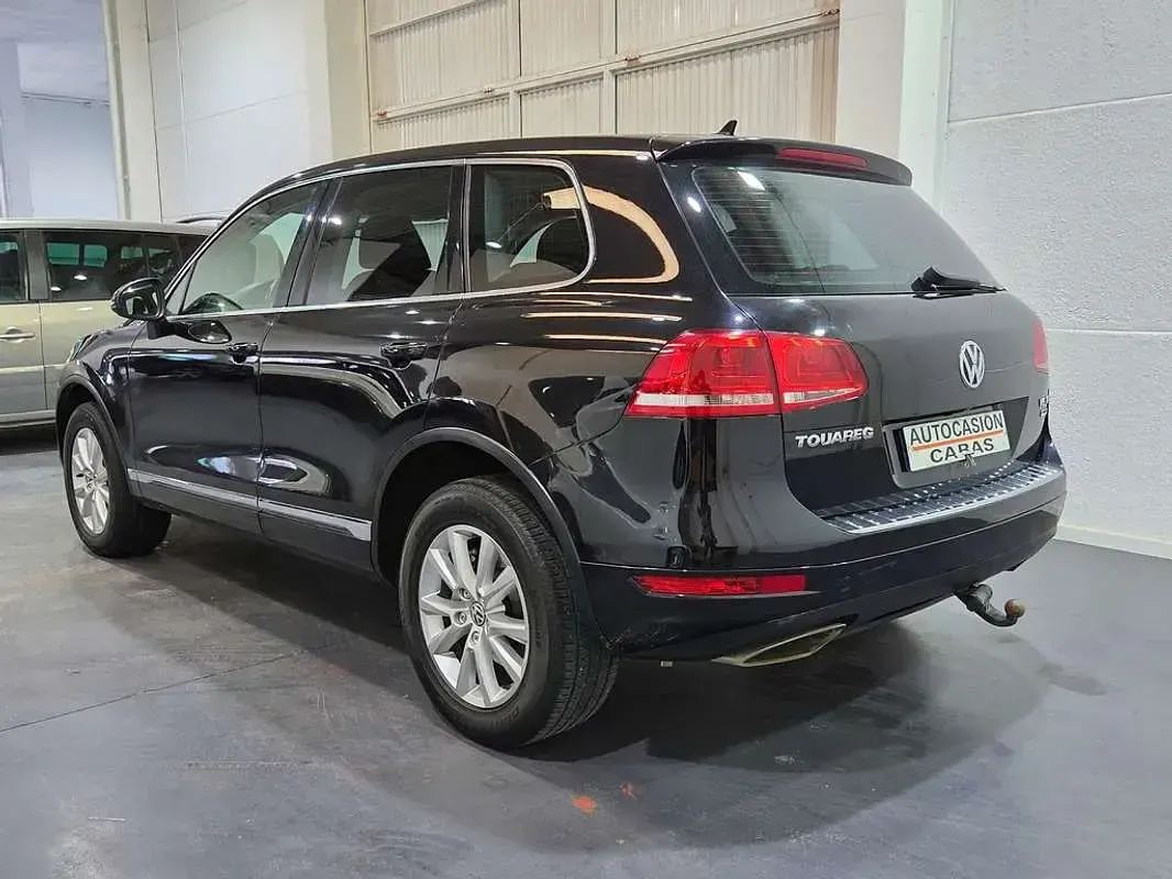 Usado VW Touareg 245 CV (180 kW) 2011 Negro SUV