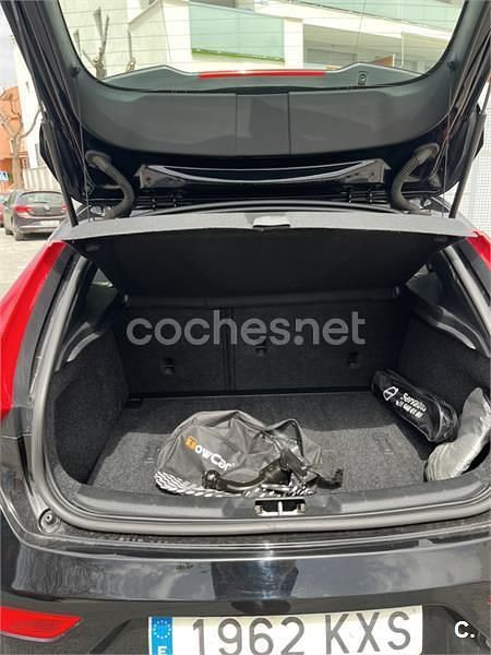 Usado Volvo V40 120 CV (88 kW) 2019 Negro Berlina