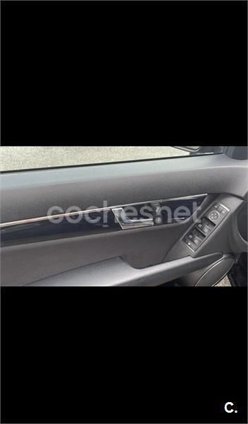Usado Mercedes C180 Avantgarde 120 CV (88 kW) 2011 Negro Familiar