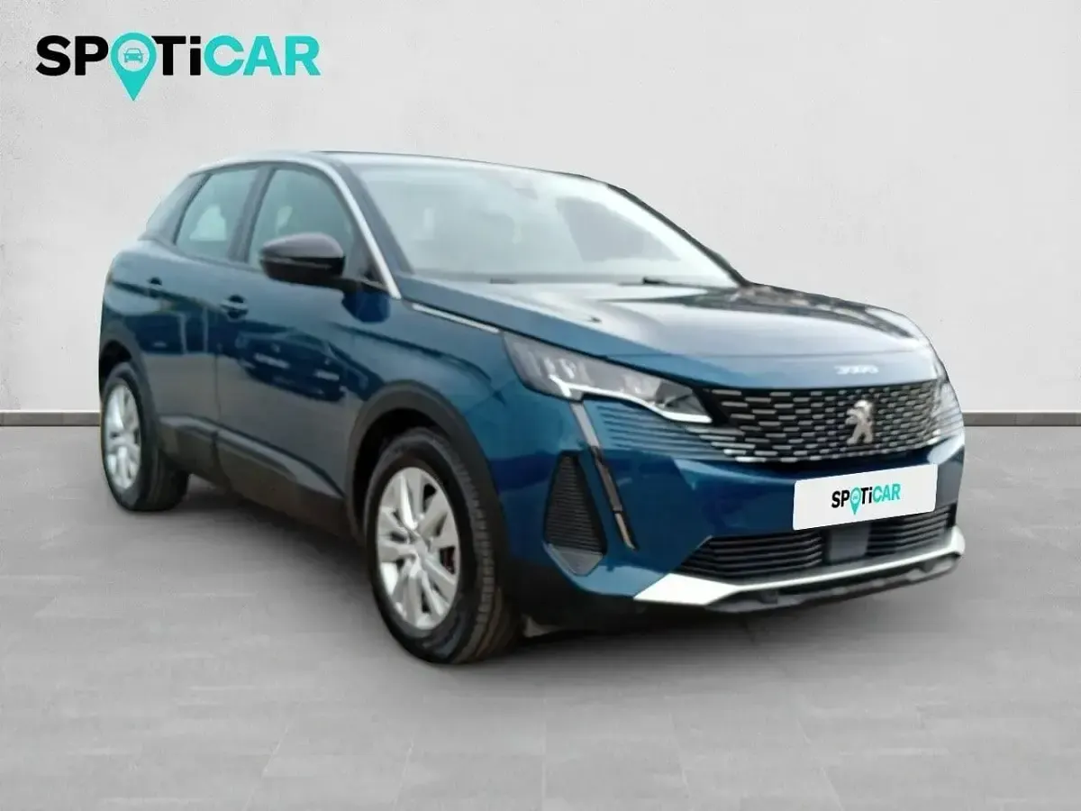 Usado Peugeot 3008 Active 130 CV (95 kW) 2022 Verde SUV