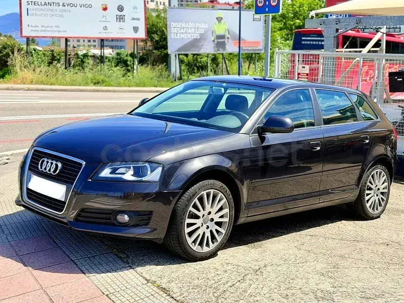 Usado Audi A3 Ambition 160 CV (117 kW) 2010 Negro Utilitario