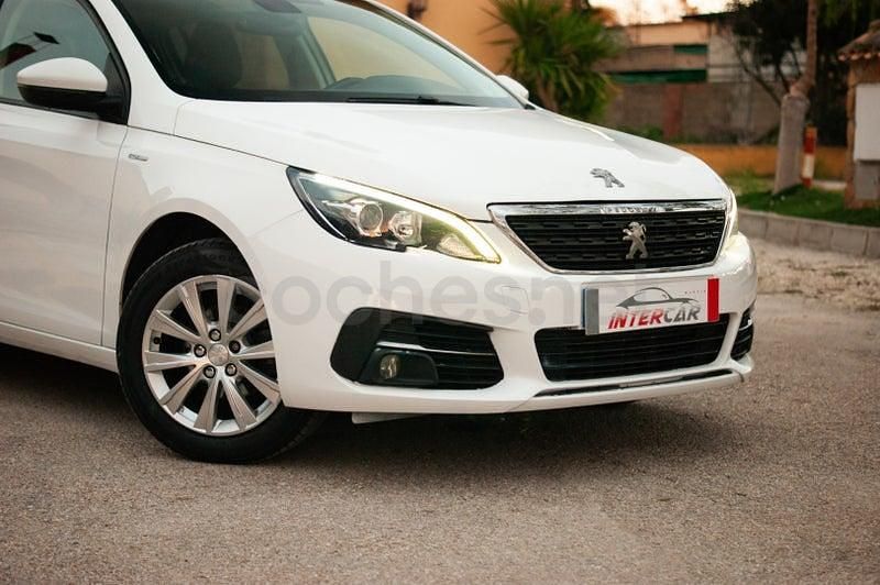 Usado Peugeot 308 Style 100 CV (73 kW) 2019 Blanco Berlina