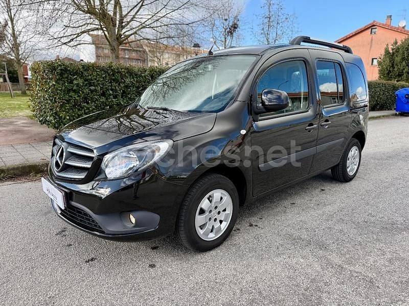 Negro Usado 2018 Mercedes Citan 111 Familiar | 15.990 € (Precio justo) - Imagen 1/4