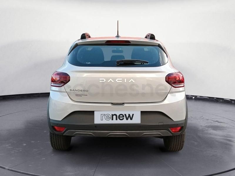 Usado Dacia Sandero Expression 91 CV (66 kW) 2023 Gris / plata Berlina