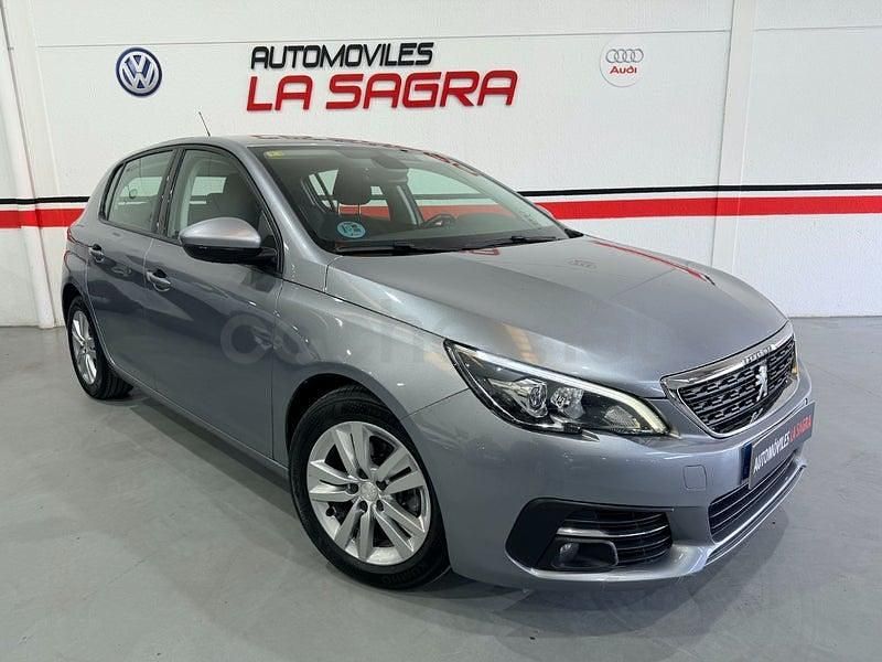 Usado Peugeot 308 Business-Line 102 CV (75 kW) 2021 Gris / plata Berlina