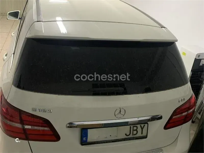 Usado Mercedes B180 Urban 109 CV (80 kW) 2015 Blanco Utilitario