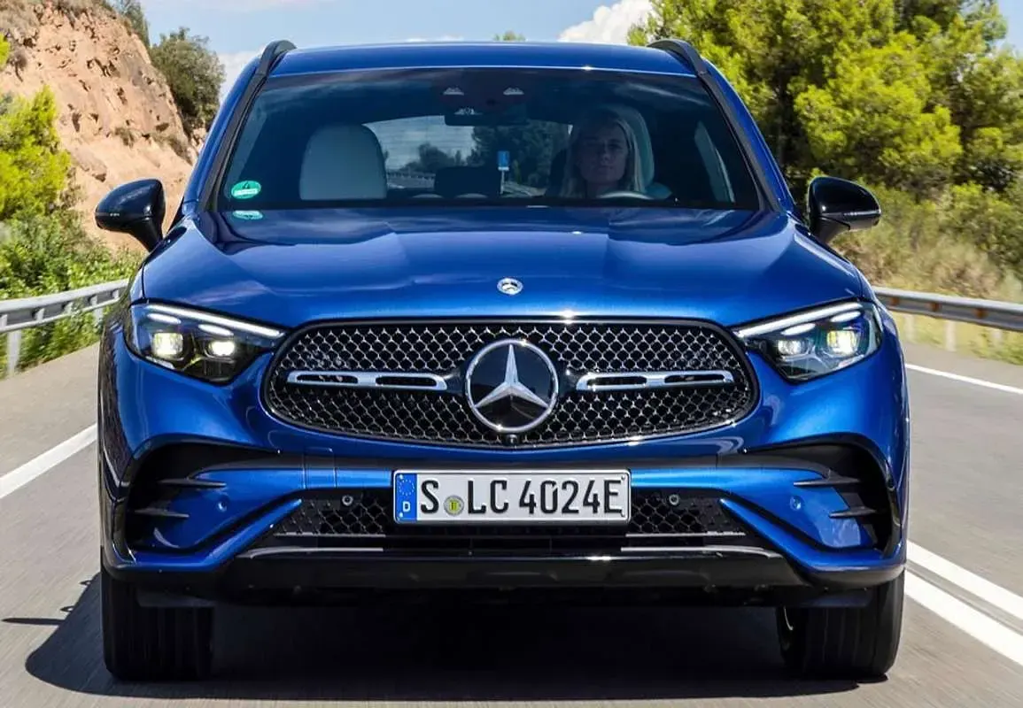 Usado Mercedes GLC300e 333 CV (244 kW) 2024 Negro SUV