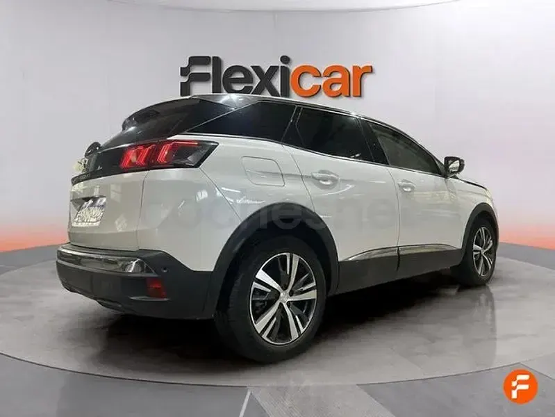 Usado Peugeot 3008 Allure 130 CV (95 kW) 2022 Blanco SUV