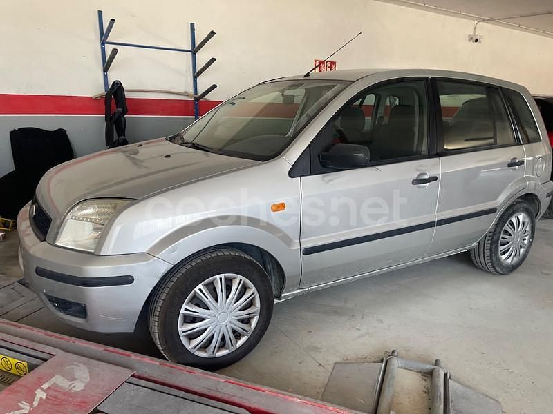 Gris / plata Usado 2005 Ford Fusion Trend Berlina | 4500 € (Caro) - Imagen 1/4