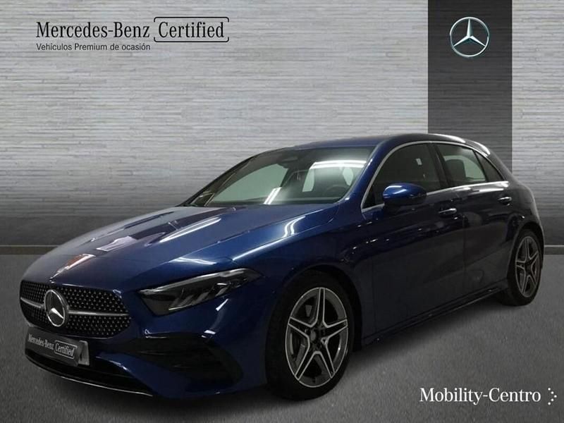 Usado Mercedes A180 AMG line 116 CV (85 kW) 2024 Azul espectra Utilitario