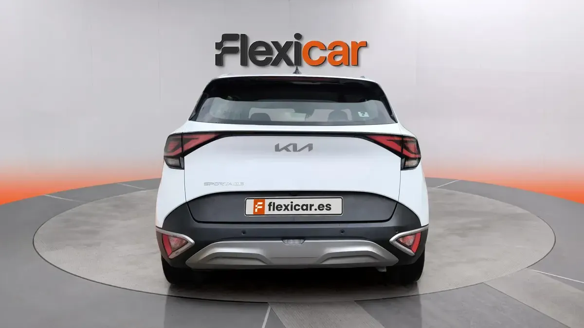 Usado Kia Sportage 136 CV (100 kW) 2023 Blanco SUV