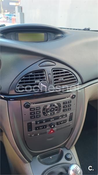 Usado Citroën C5 Exclusive 138 HP (101 kW) 2005 Azul Sedan