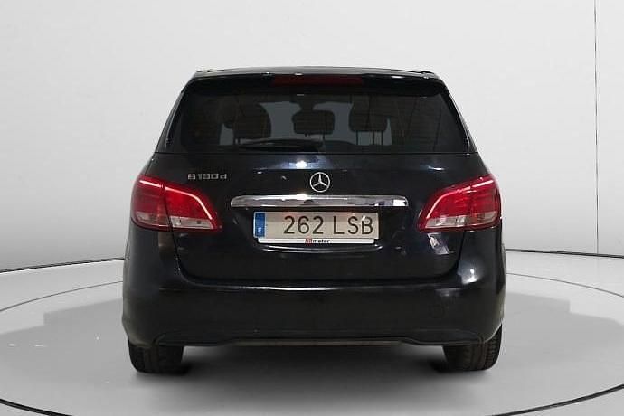 Usado Mercedes B180 Style 109 CV (80 kW) 2017 Monovolumen