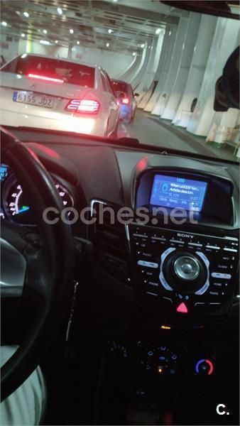 Usado Ford Fiesta Sport 125 CV (91 kW) 2015 Negro Utilitario