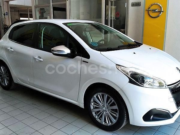 Blanco Usado 2019 Peugeot 208 Signature Sky Utilitario | 8100 € (Precio justo) - Imagen 1/4