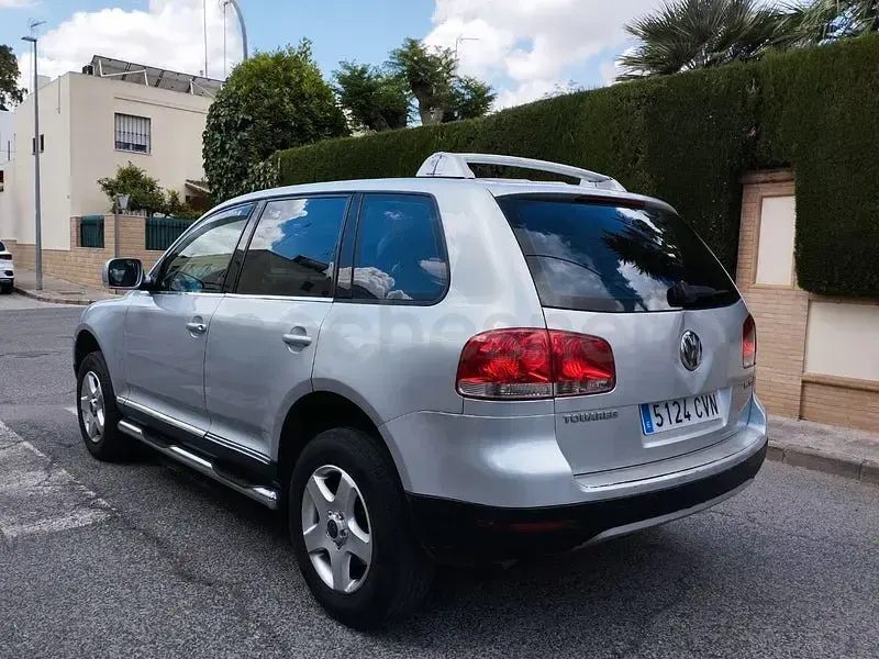 Usado VW Touareg R 174 CV (127 kW) 2005 Gris / plata SUV