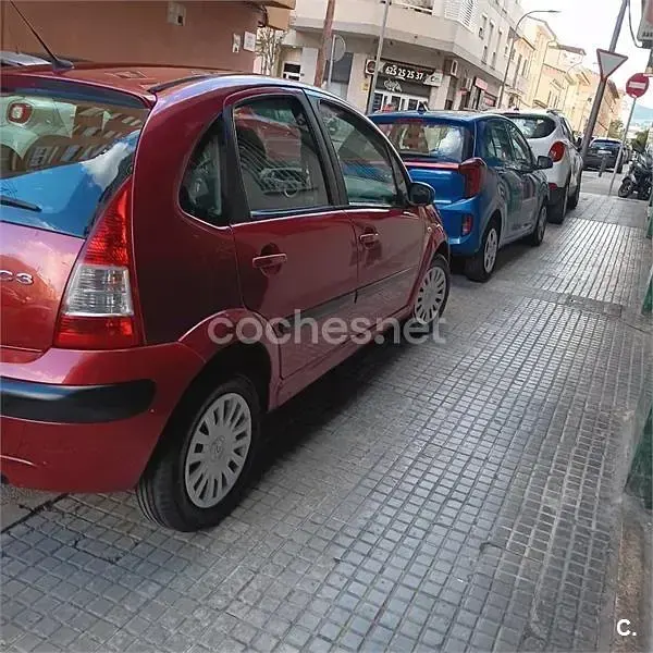 Usado Citroën C3 61 CV (44 kW) 2010 Rojo Berlina