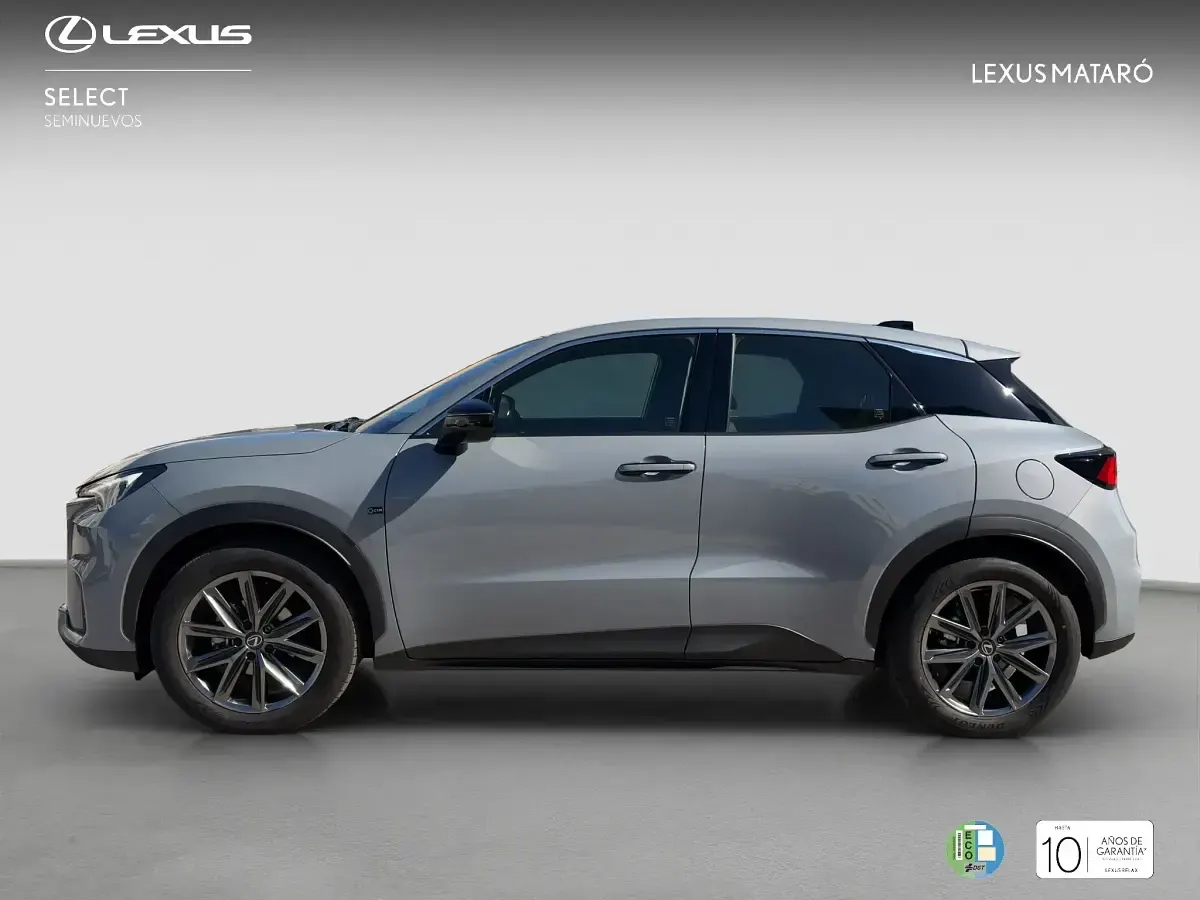 Usado Lexus LBX 136 CV (100 kW) 2025 Gris SUV