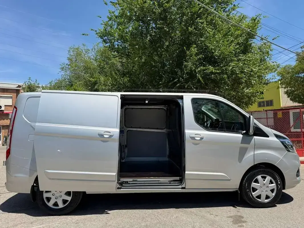Usado Ford Transit Custom Limited 170 CV (125 kW) 2022 Gris Van