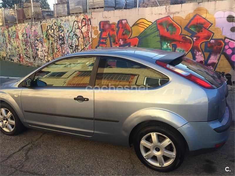 Azul Usado 2005 Ford Focus Trend Berlina | 1200 € (Buen precio) - Imagen 1/4