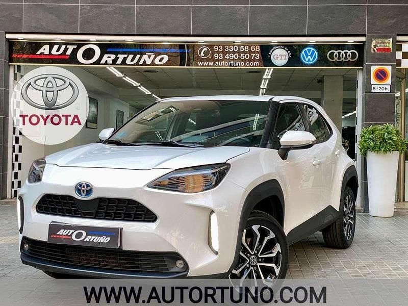 Blanco Usado 2023 Toyota Yaris Cross Active SUV | 23.895 € (Un poco caro) - Imagen 1/4