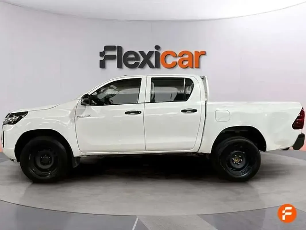 Usado Toyota HiLux 150 CV (110 kW) 2021 Blanco Pickup/Camioneta