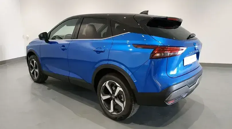 Usado Nissan Qashqai Tekna 158 CV (116 kW) 2024 Magnetic blue con techo midnig SUV