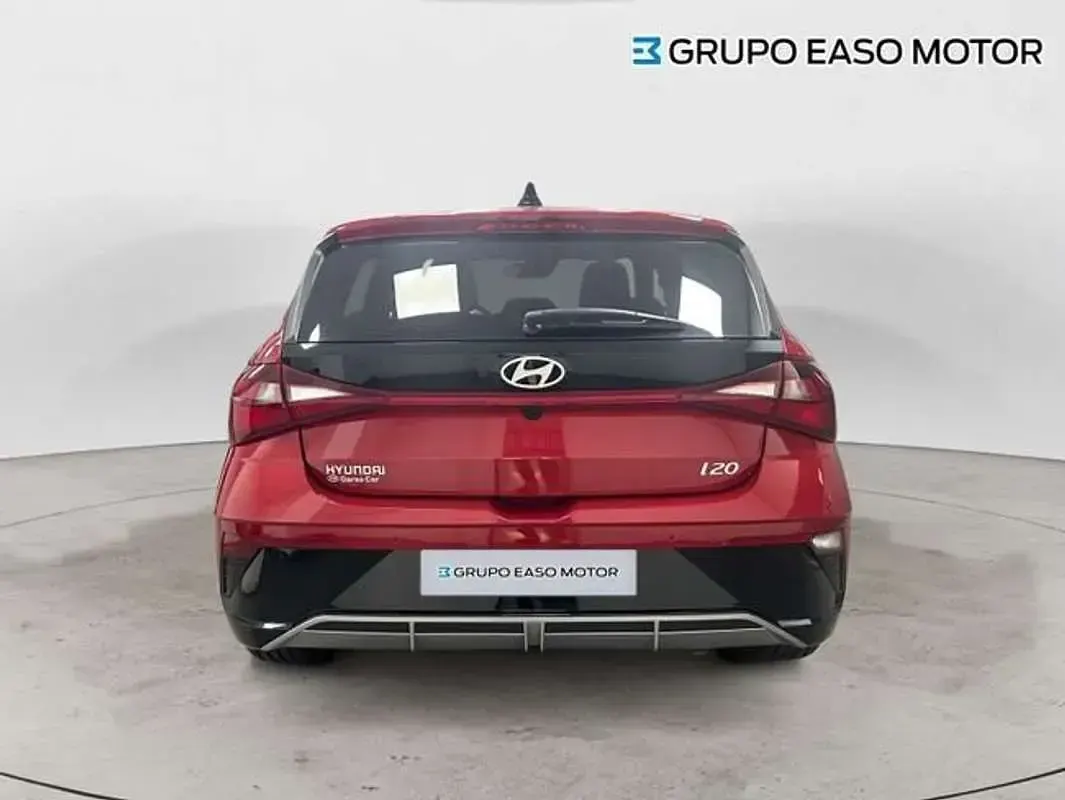 Nuevo Hyundai i20 Blackline 90 CV (66 kW) 2026 Rojo Utilitario