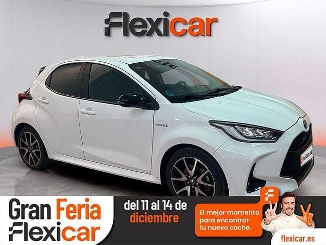 Blanco Usado 2021 Toyota Yaris Hybrid Active Berlina | 17.990 € (Precio justo) - Imagen 1/4