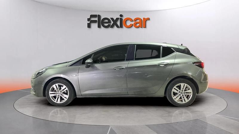 Usado Opel Astra 110 CV (80 kW) 2020 Gris Berlina