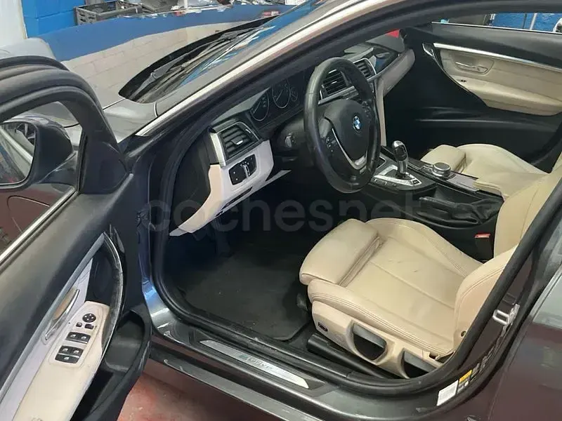 Usado BMW 330e Comfort Edition 252 CV (185 kW) 2018 Gris / plata Berlina