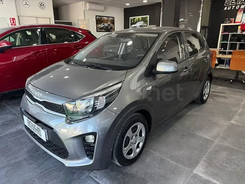 Usado Kia Picanto 67 CV (49 kW) 2022 Gris / plata Utilitario