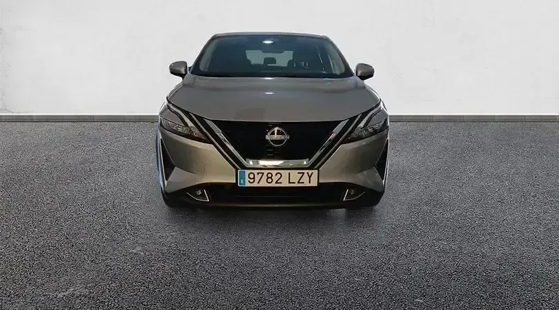 Usado Nissan Qashqai Acenta 158 CV (116 kW) 2022 Diamond silver (metalizado) SUV