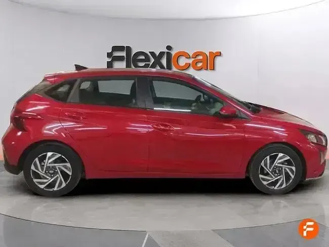 Usado Hyundai i20 100 CV (73 kW) 2024 Rojo Utilitario
