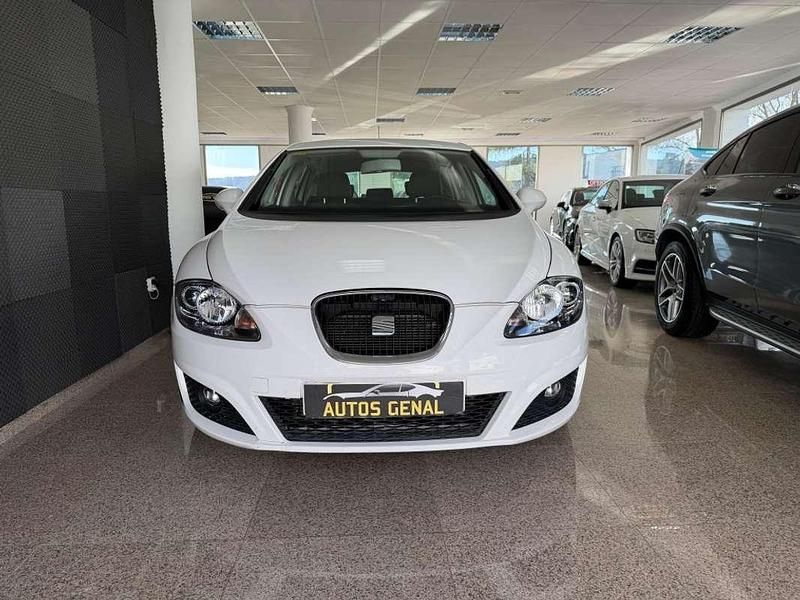 Usado Seat Leon Style 105 CV (77 kW) 2012 Blanco Utilitario