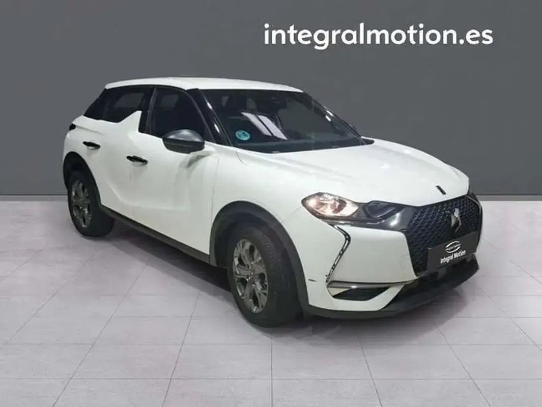 Usado DS Automobiles DS3 Crossback So Chic 110 CV (80 kW) 2021 Blanco SUV