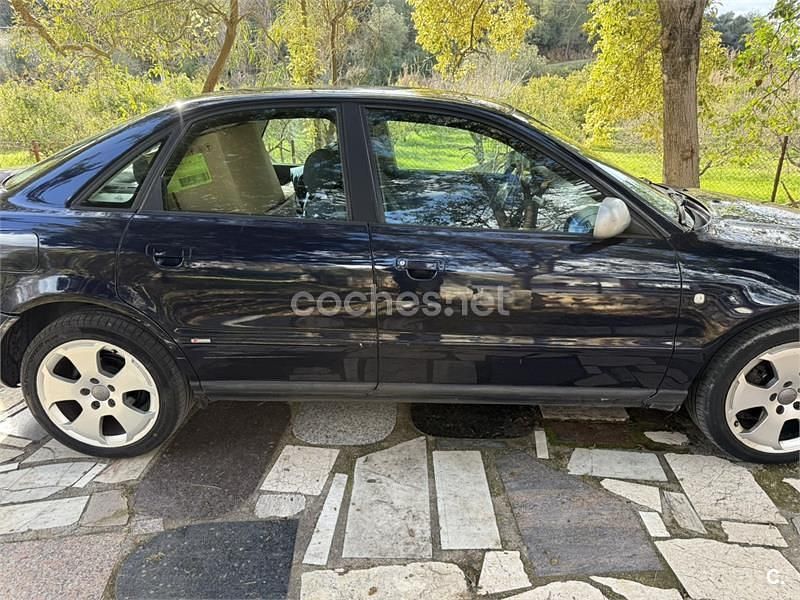 Azul Usado 1997 Audi A4 Berlina | 3000 € (Buen precio) - Imagen 1/3