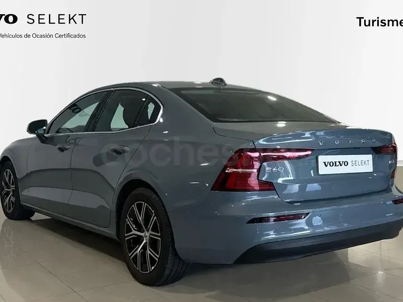 Käytetty Volvo S60 Core 197 HP (144 kW) 2023 Harmaa Sedan