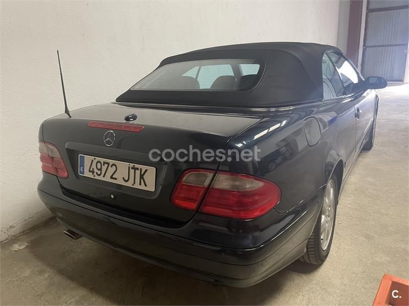 Usado Mercedes CLK200 Avantgarde 136 CV (100 kW) 2000 Negro Descapotable