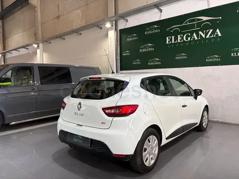 Usado Renault Clio IV Authentique 75 CV (55 kW) 2015 Blanco Berlina