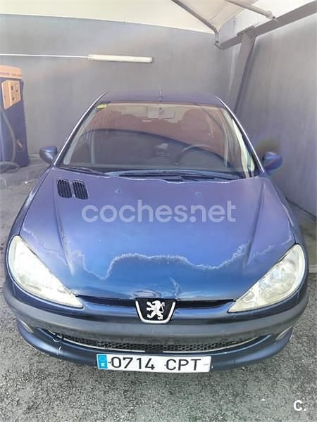 Usado Peugeot 206 90 CV (66 kW) 2003 Azul Berlina