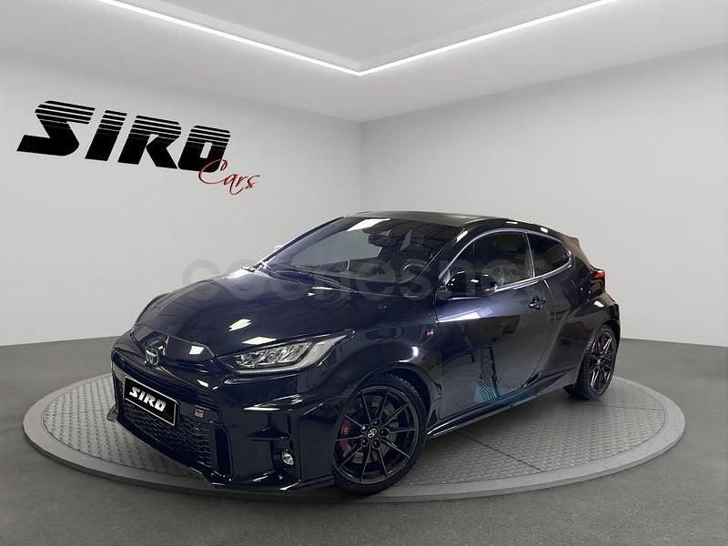 Usado Toyota Yaris 261 CV (191 kW) 2021 Negro Utilitario