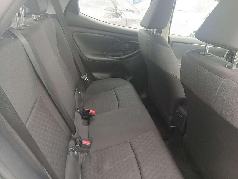 Usado Toyota Yaris Hybrid Active 116 CV (85 kW) 2022 Blanco Utilitario