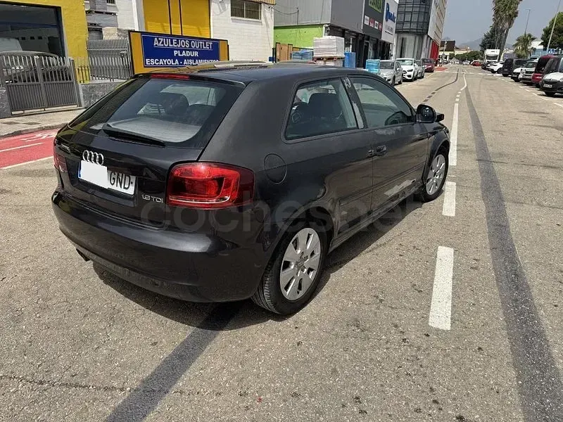 Usado Audi A3 Ambiente 105 CV (77 kW) 2009 Negro Utilitario