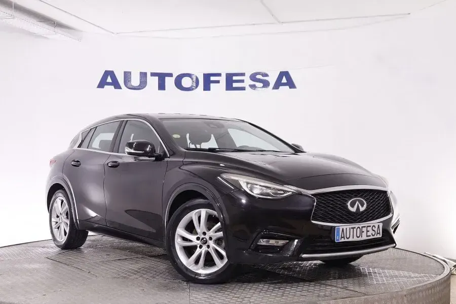 Usado Infiniti Q30 Premium 109 CV (80 kW) 2016 Negro