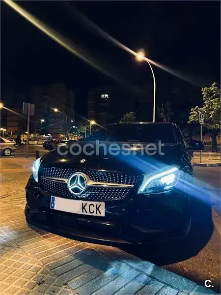 Usado Mercedes A200 AMG line 136 CV (100 kW) 2017 Negro Berlina
